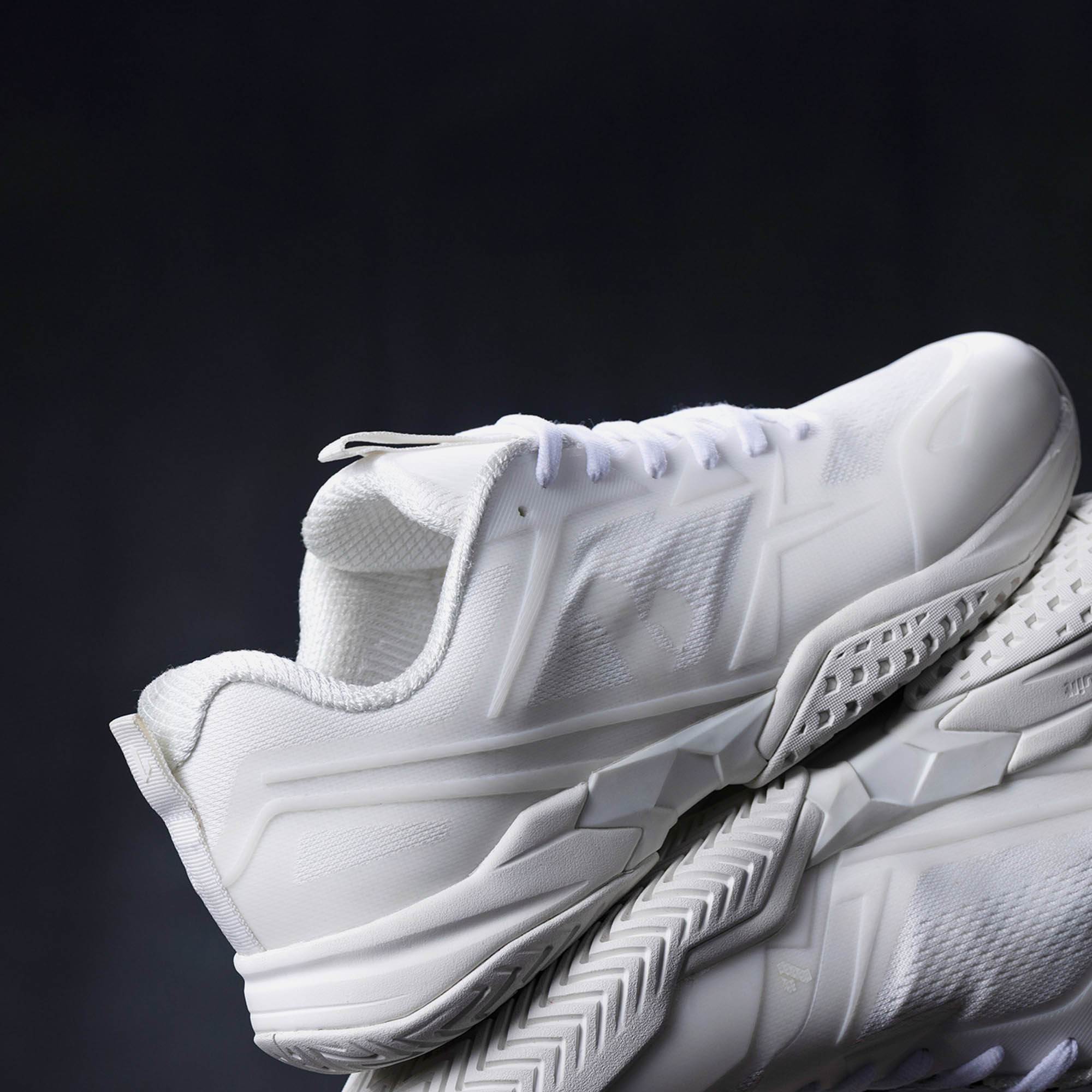 Court [V1 Edition] Triple White
