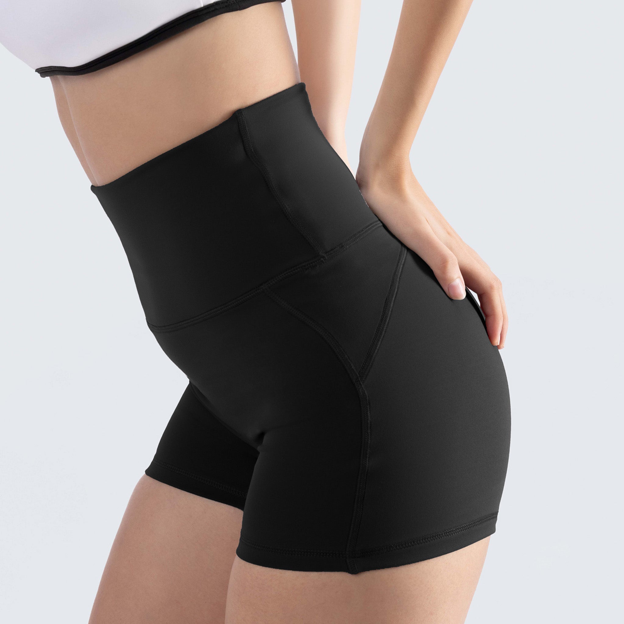 Mould Shorts Black
